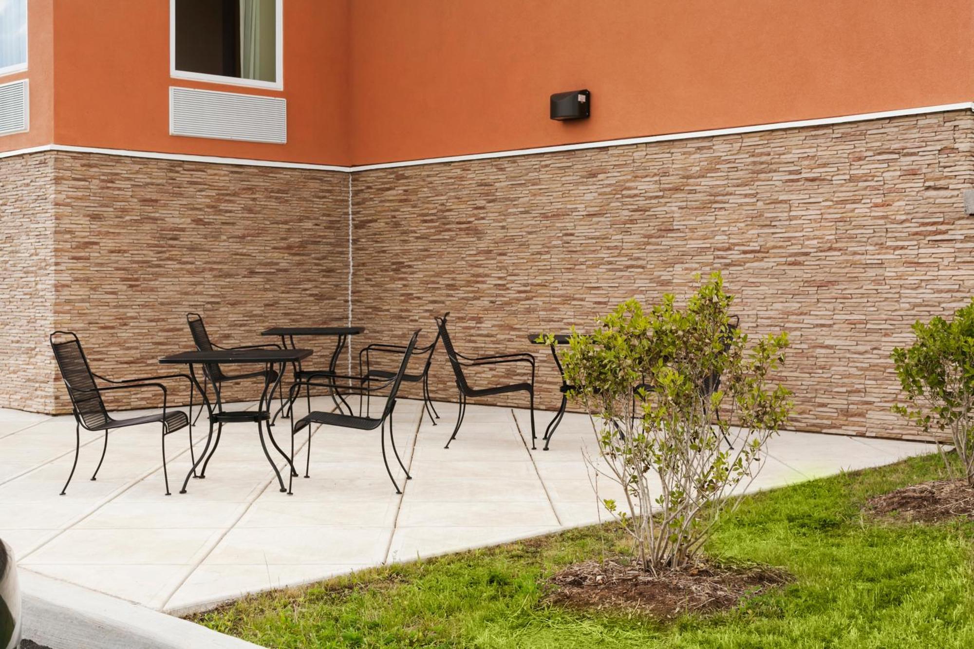 Days Inn By Wyndham Watertown Fort Drum Evans Mills Εξωτερικό φωτογραφία