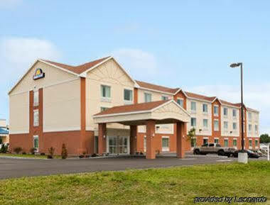 Days Inn By Wyndham Watertown Fort Drum Evans Mills Εξωτερικό φωτογραφία